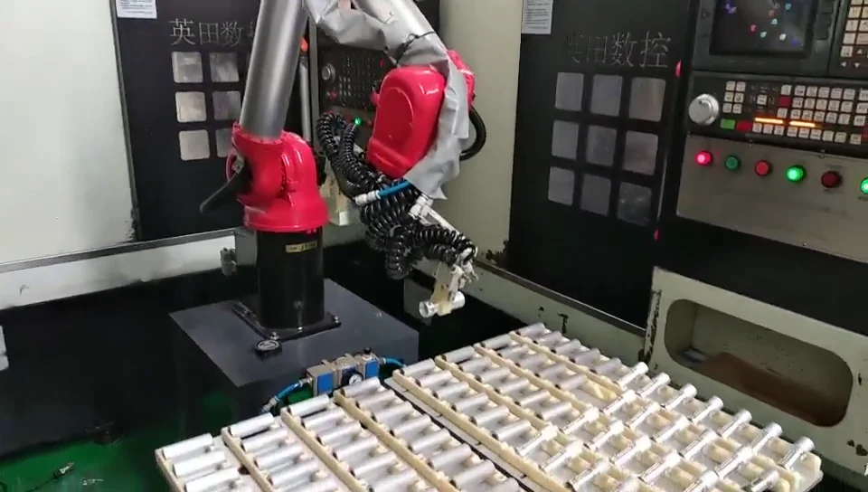 机械手上下料 · 视频实帧